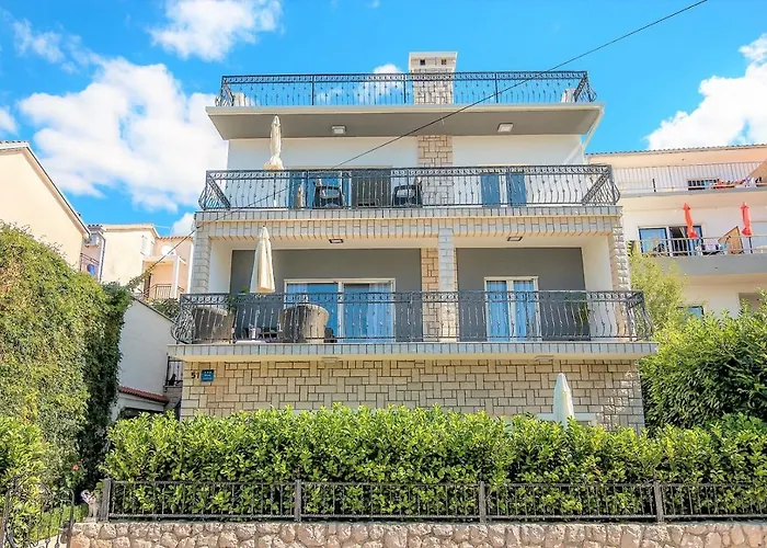 House Queens With Sea View 3* Selce