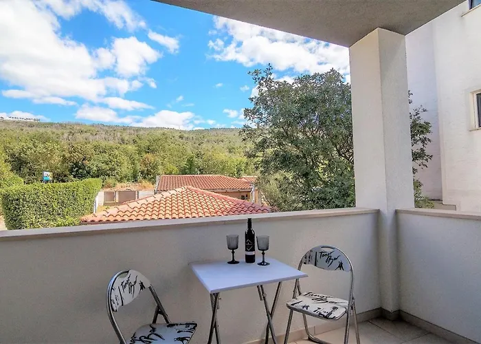 House Queens With Sea View 3*