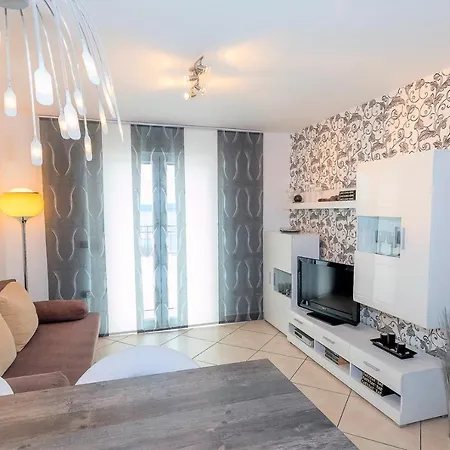 House Queens With Sea View