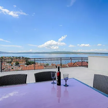 House Queens With Sea View 3* Selce