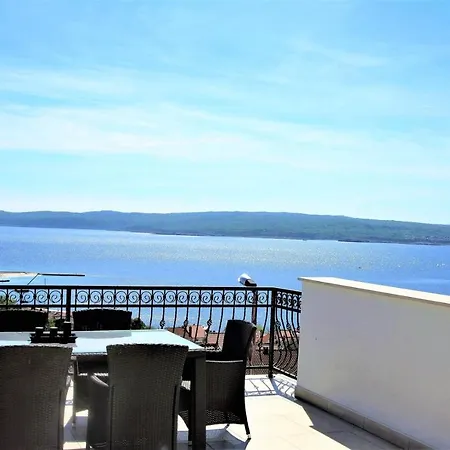 House Queens With Sea View 3* Selce