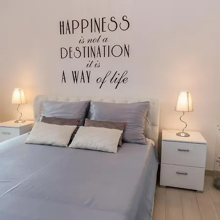 House Queens With Sea View Selce