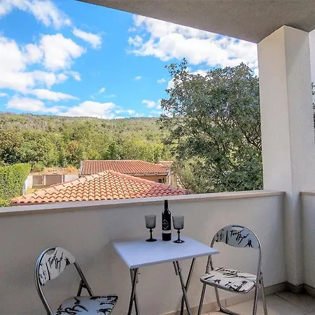 House Queens With Sea View 3*